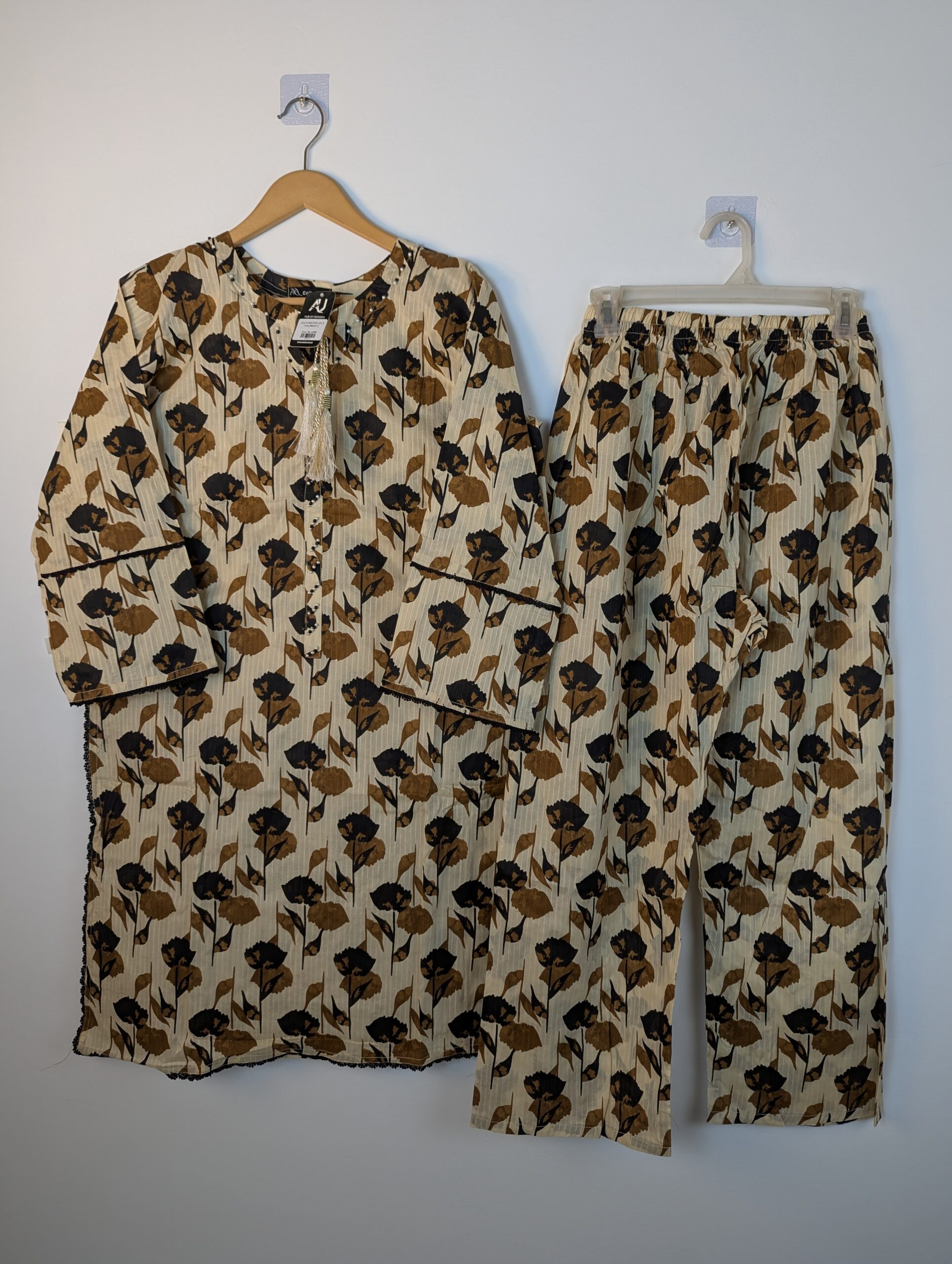 Bana doria 2 piece lawn AAC4-2PCS-P(1-5) - Image 6