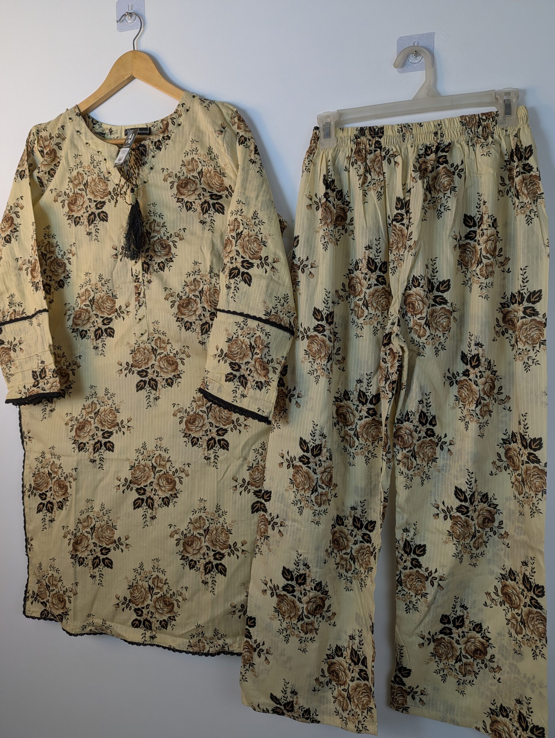 Bana doria 2 piece lawn AAC4-2PCS-P(1-5) - Image 8