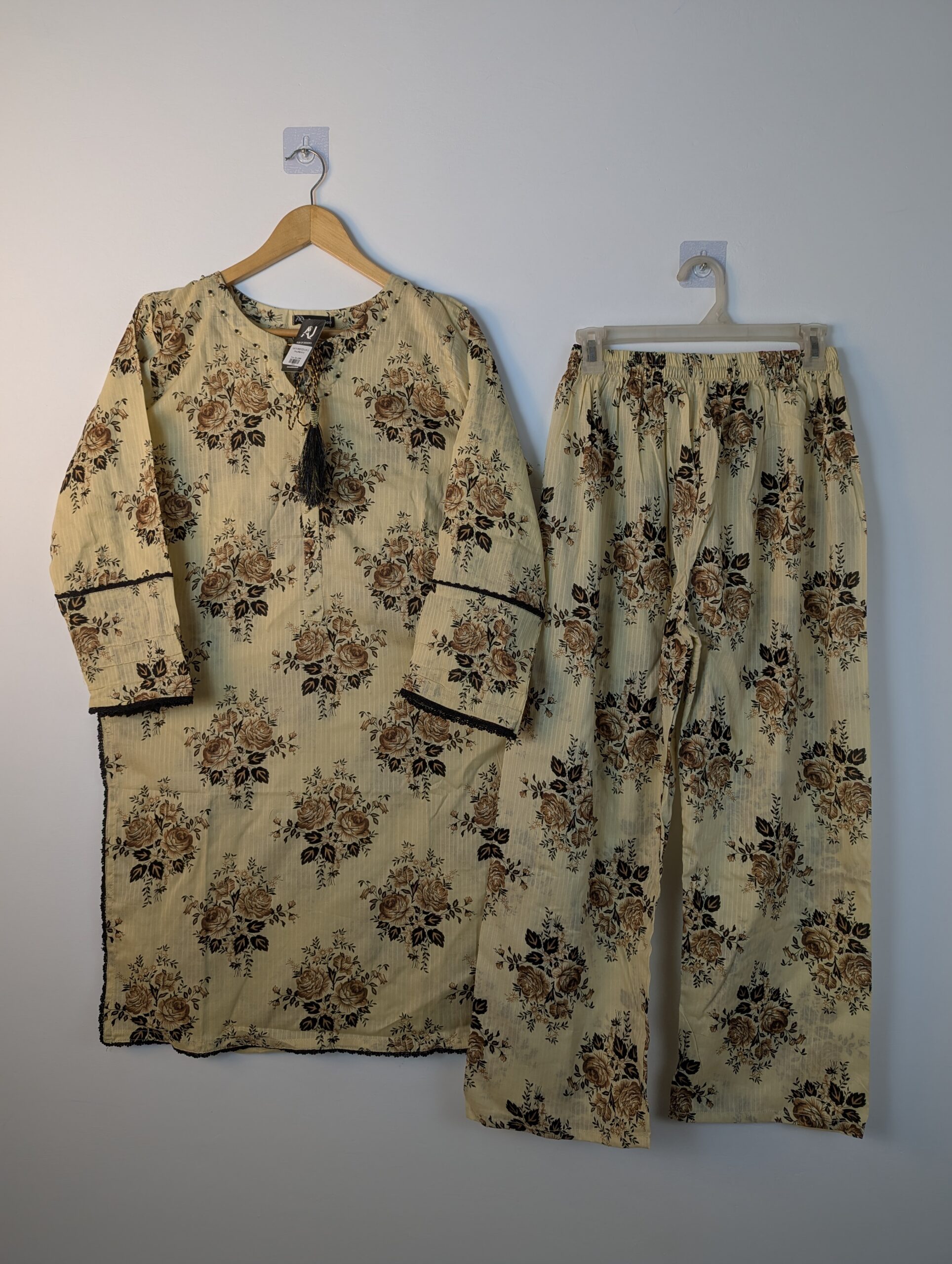 Bana doria 2 piece lawn AAC4-2PCS-P(1-5) - Image 9